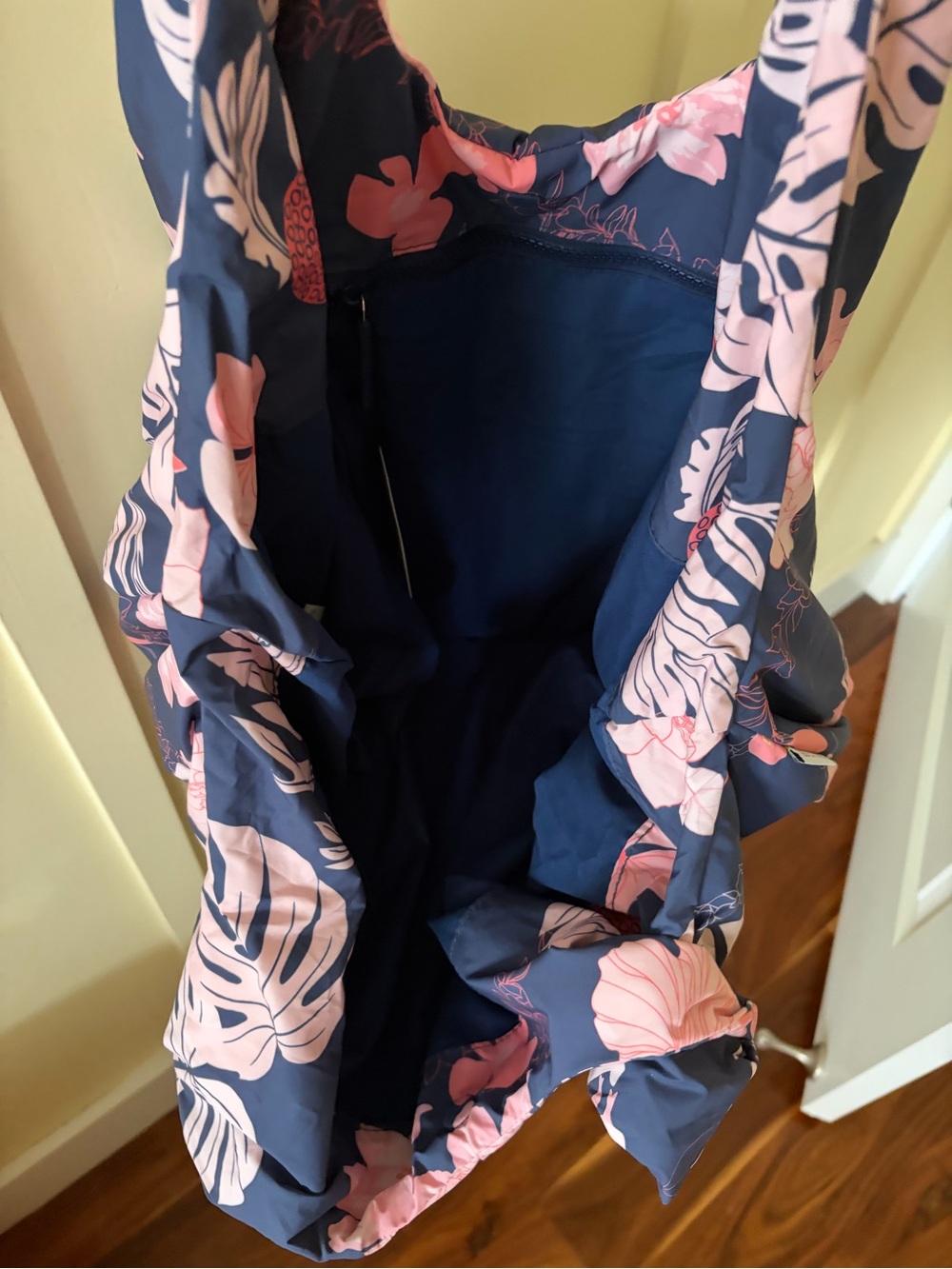 Fighting Eel NWT large Kelsey tote bag - Picture 5 of 8